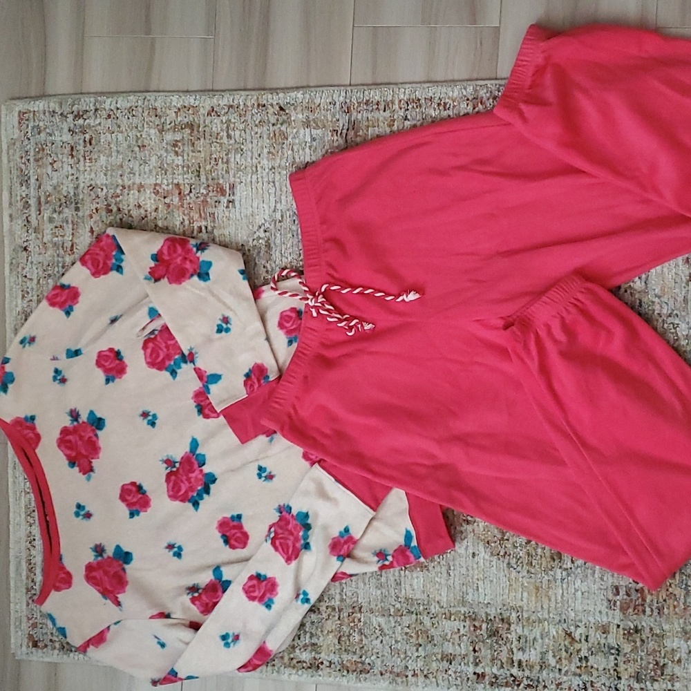 🔴 Betsey Johnson Cozy Pajama Set